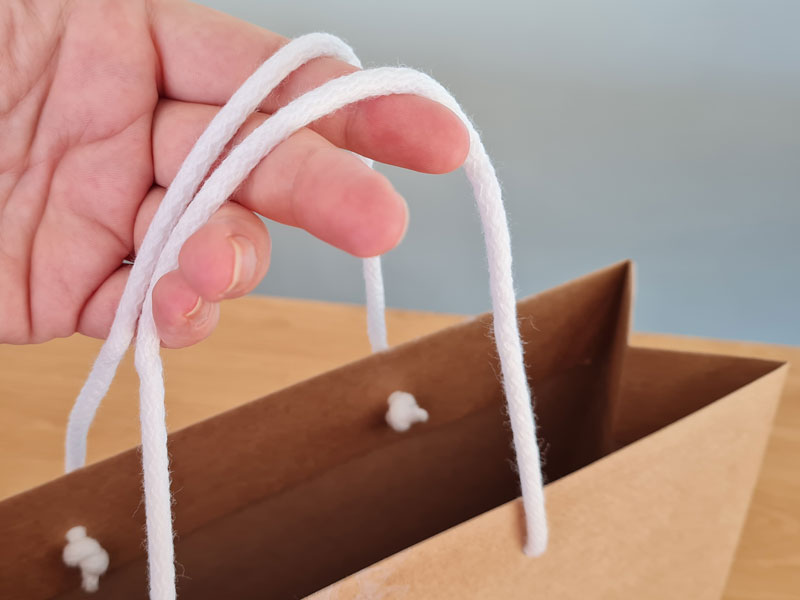 Paperikassi kantonyöreillä