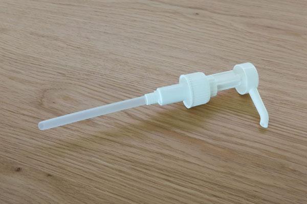 Pumppu valkoinen 500 ml ruskeaan lasipulloon