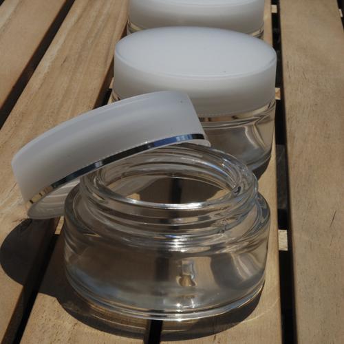 Kosmetiikka - lasipurkit