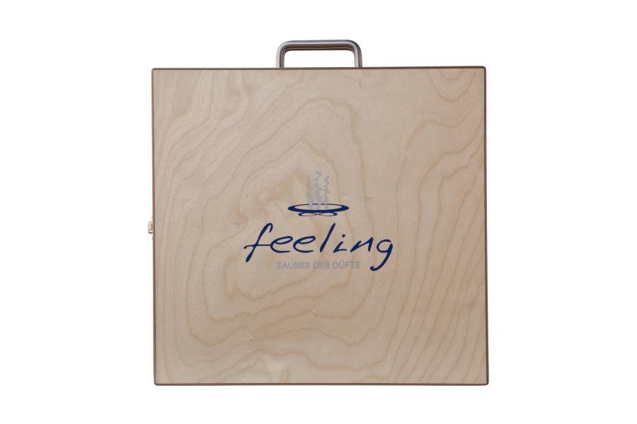 Puusalkku täytettynä 96 eteerisellä öljyllä